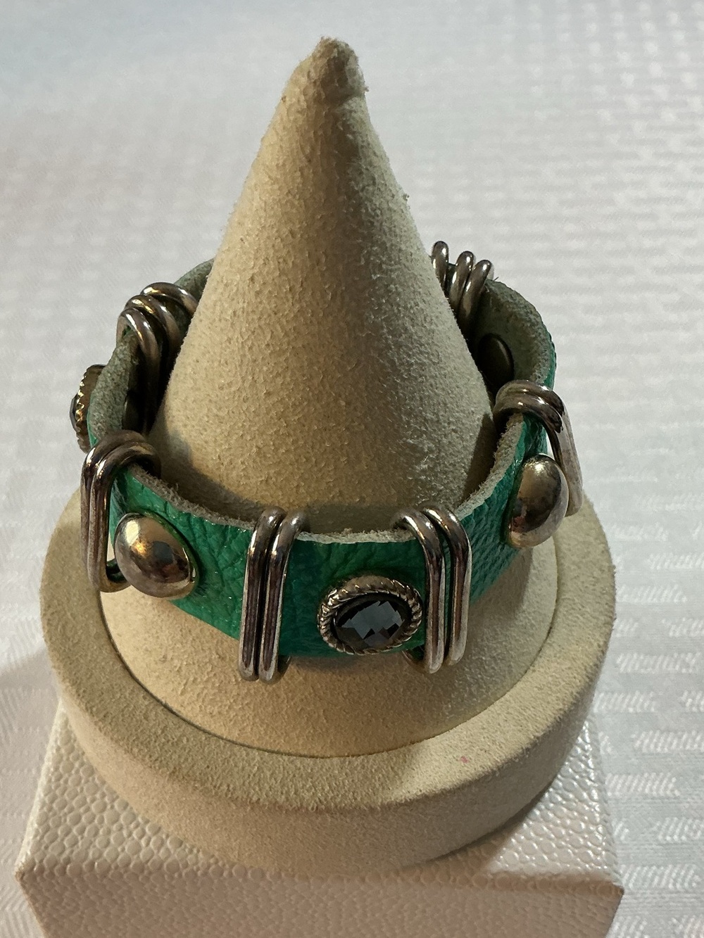 King Star Emerald Green Leather Studded Cuff Gold & Silver Tone Snap Bracelet